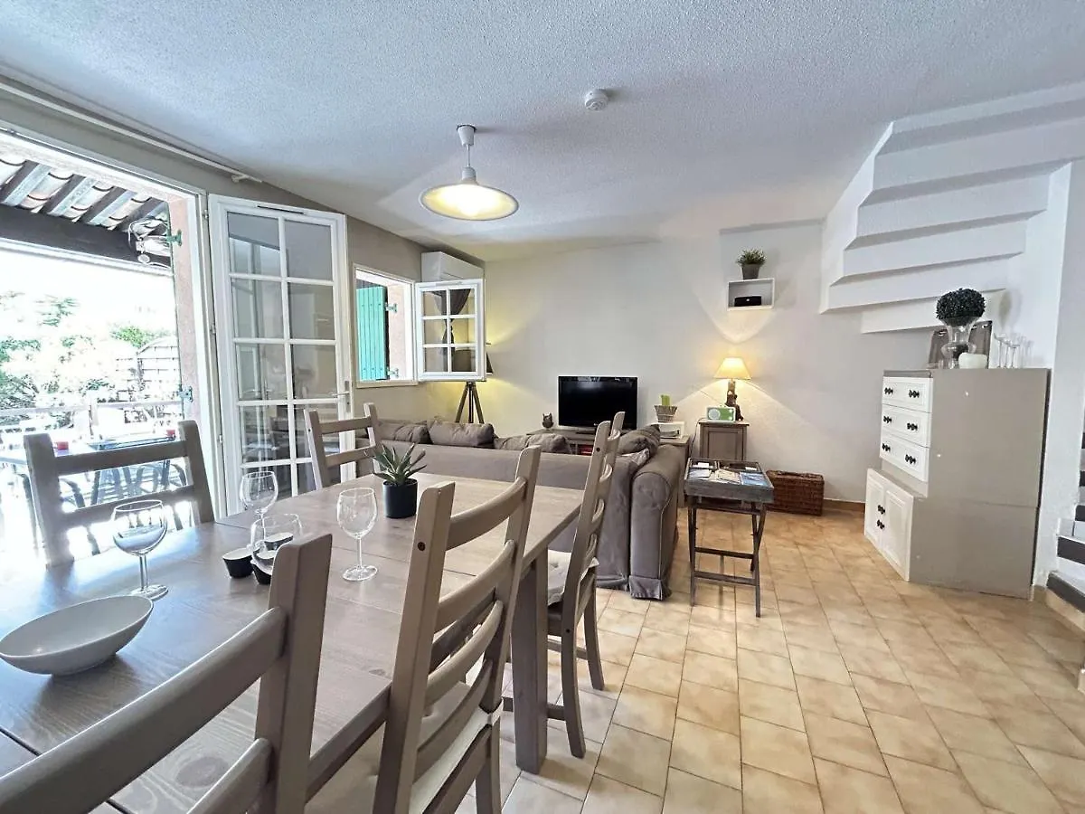 Mazet Renove A Ste-Maxime, 3 Pieces, 6 Couchages, Centre-Ville, Plage A 500M - Fr-1-226-517 Sainte-Maxime 0*,  France
